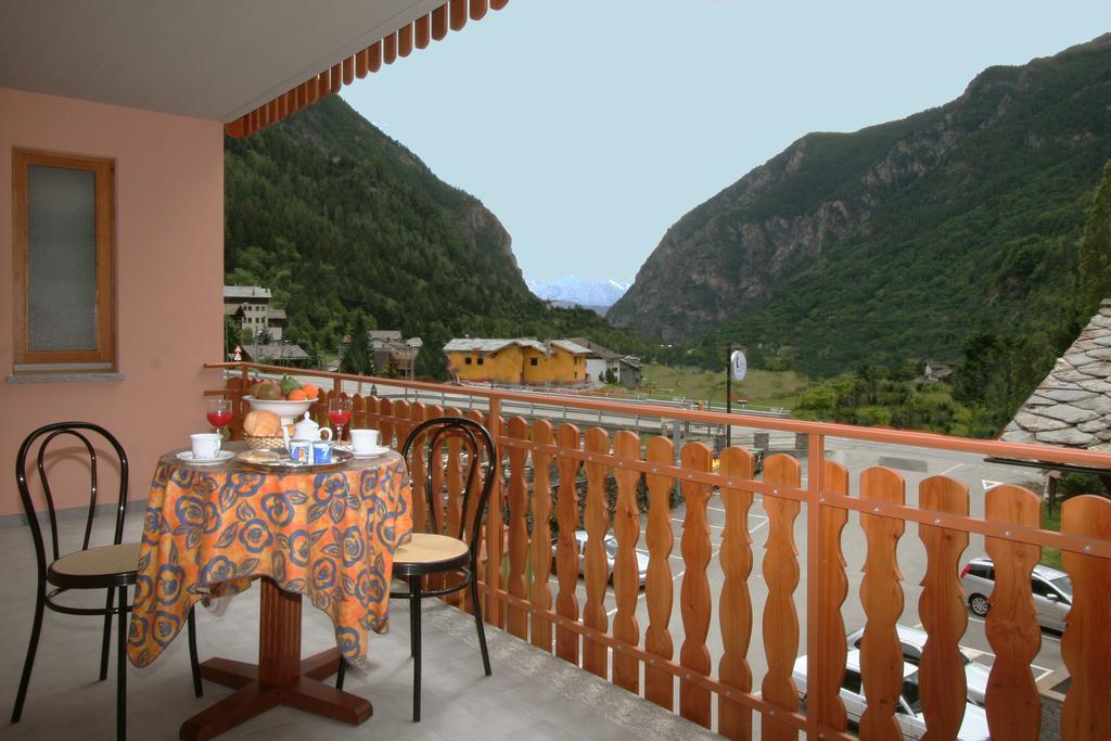 Hotel Dama Bianca Valtournenche Habitación foto