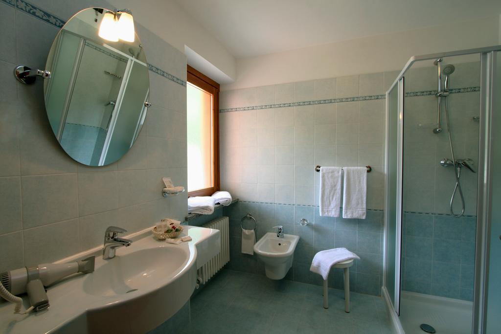 Hotel Dama Bianca Valtournenche Habitación foto